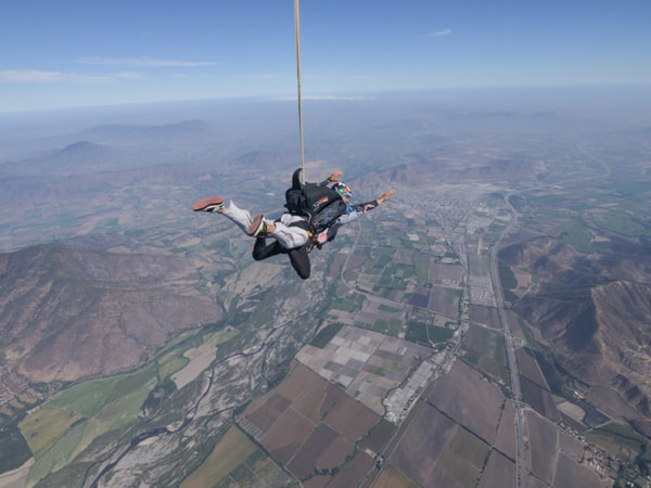 Heli-Skiing-or-Skydiving