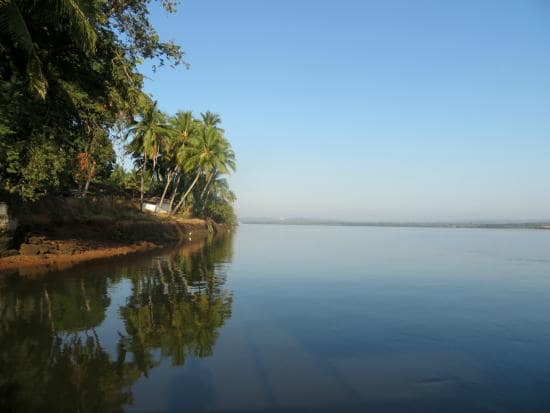 enjoy-fun-and-romantic-honeymoon-trip-at-the-popular-destination-goa